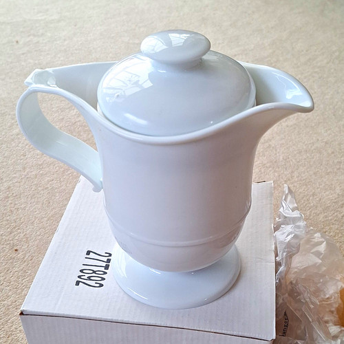 Bnwb white glossy plastic - bnwb,